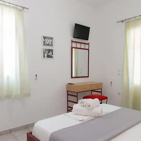 Morpheas Sifnos 3* Kamárai