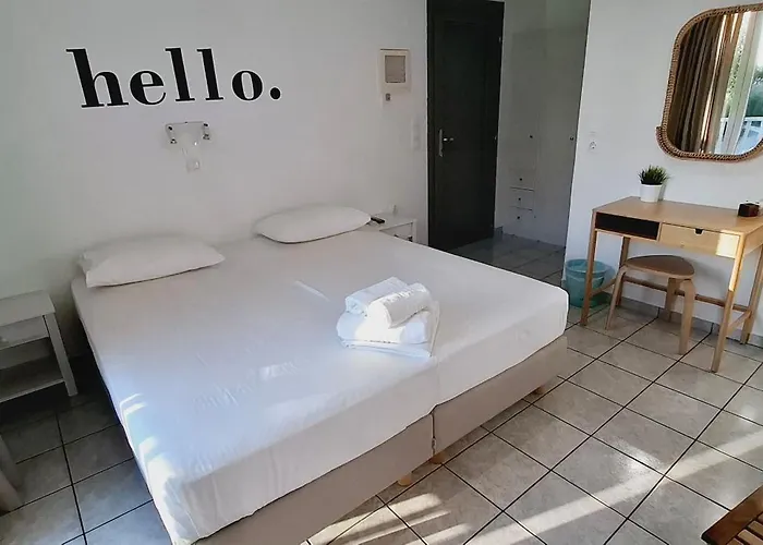 Morpheas Sifnos 3* Kamárai