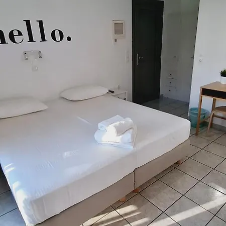 Morpheas Sifnos 3* Kamarai