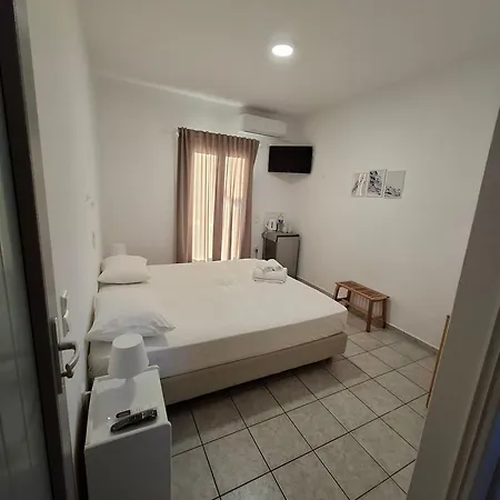 Morpheas Sifnos 4* Kamarai