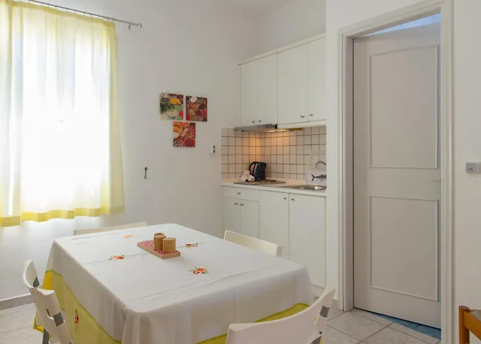 Morpheas Sifnos 招待所 卡马莱